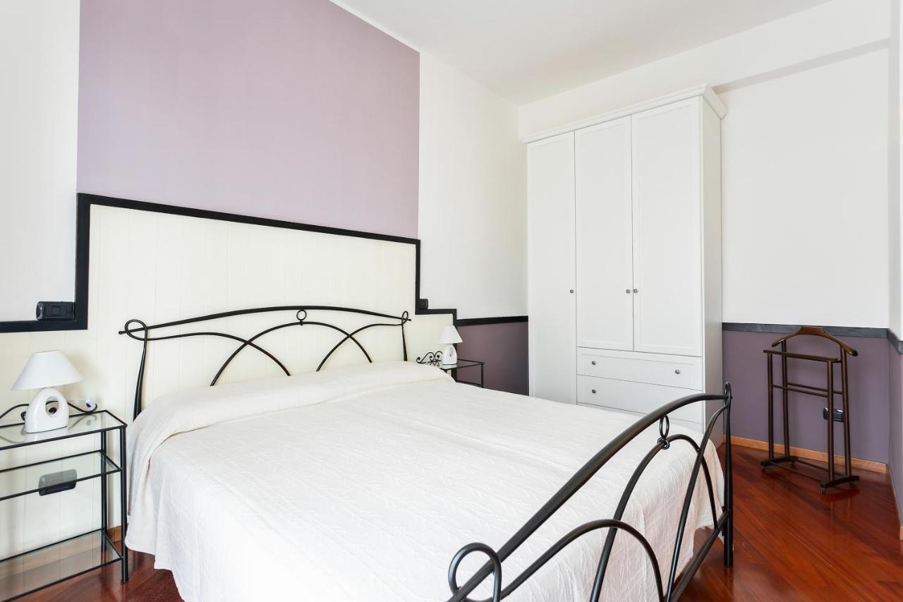 Santa Chiara Apartment By Myhomeincomo Exterior photo